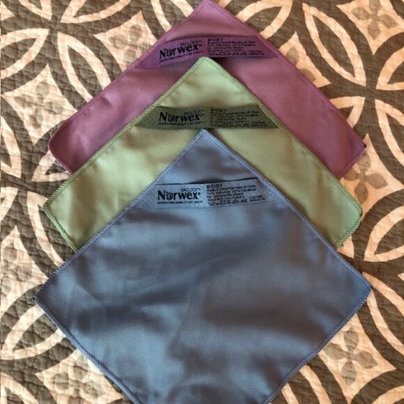 SALE 2 for $26 / 3 for $33 - Norwex BACLOCK Body Cloths Set of 3, Size 8"x8" - Picture 3 of 8
